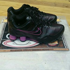 Nike shock black/magenta